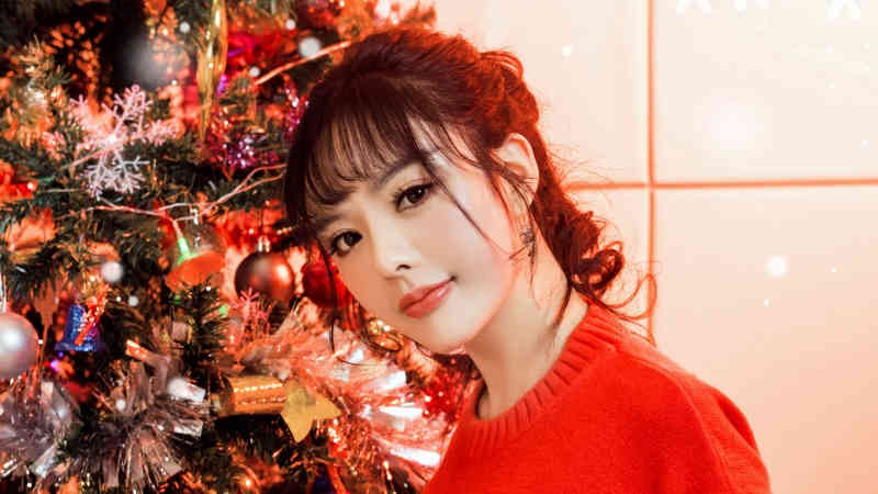 00后裸辞旅游被批:家里有矿吗 回应：享受当下拒绝加班